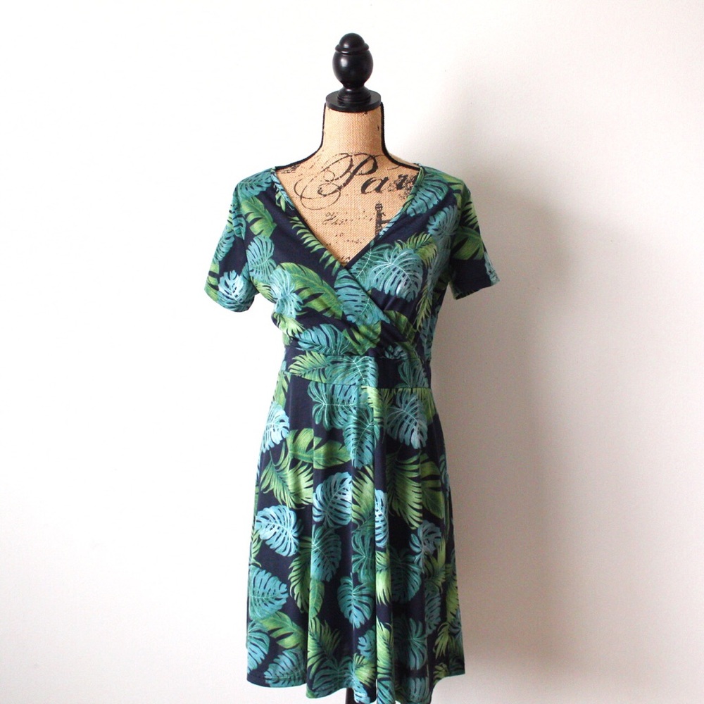 MS Basic Large Casual Green Short Sleeve Tropical Print Wrap Midi Dress